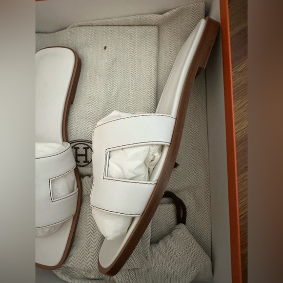 Hermes Oran Sandals in Blanc (white) and size 36.5 - Picture 4 of 6